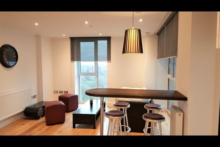 1 Bed Flat, Emily Street, E16 - Photo 2