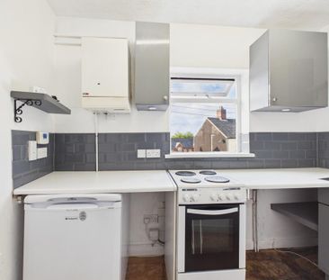 1 bedroom ground floor flat to rent - Photo 4