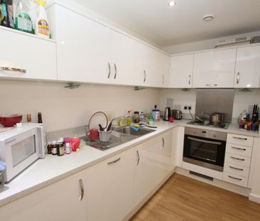 2 bedroom apartment to rent - Photo 3