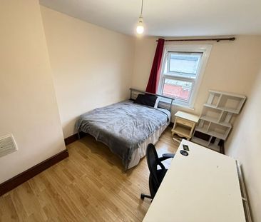 Room in a Shared House, Station St, E15 - Photo 2