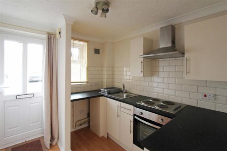 1 bedroom terraced house to rent - Photo 4