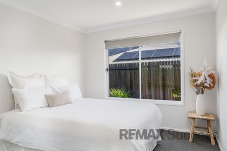 17 O'Neill Circuit, Kearneys Spring QLD 4350 - House For Rent | Domain - Photo 5