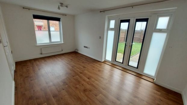 Fleetwood Road, Waddington, Lincoln - Photo 1