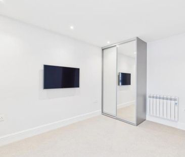 Ocean present a 2 bedroom unfurnished penthouse apartment on North ... - Photo 3