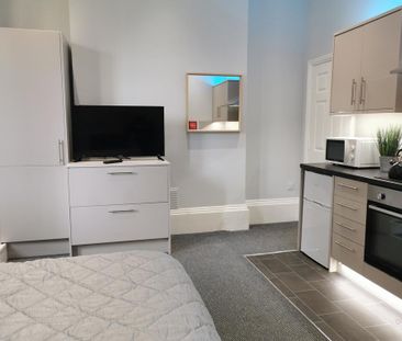 1 bedroom in a house share to rent - Photo 1