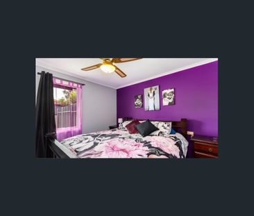 Settle Into Comfort – Your Paralowie Haven Awaits! 🏡 - Photo 5