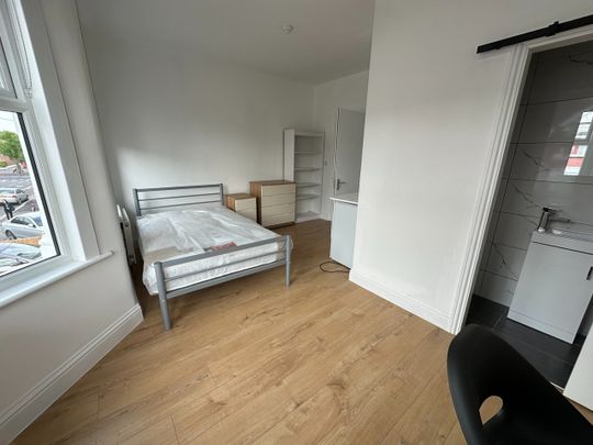 Room in a Shared House, Cowley Road, IG1 - Photo 1