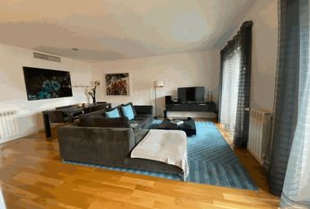 Apartamento T2 para arrendamento sem móveis com piscina nas Laranjeiras, Lisboa