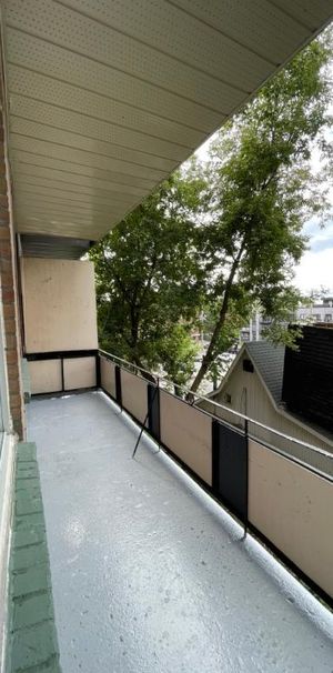 À louer 1300$ – 3 ½ au 2865 Place Darlington, Côte-des-Neiges - Photo 1