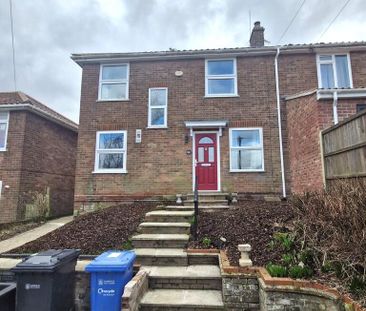 1 bedroom in a house share to rent - Photo 2