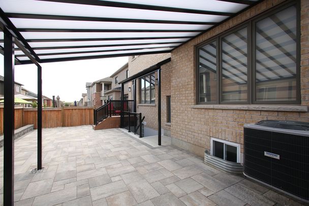 For Lease - 43 Leaden Hall Drive Unit# Bsmt, East Gwillimbury, Ontario - Photo 1