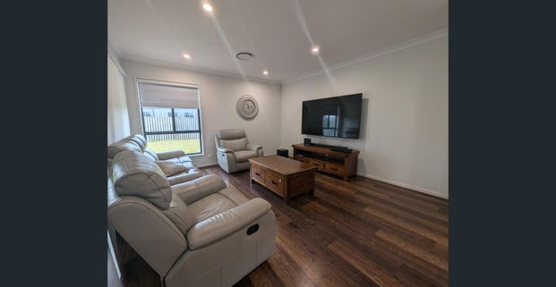 Don’t Let This one Get Away! Beautifully Presented 4-bedroom Home in the Sought-After Suburb of Pimpama - Photo 1