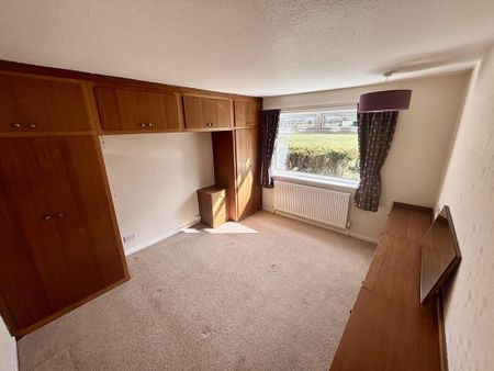 3 bedroom detached bungalow to rent - Photo 3