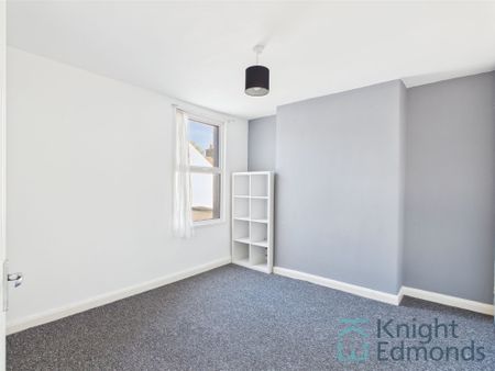 2 bed mid-terraced house to rent in Fox Street, Gillingham, ME7 - Photo 4