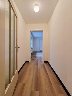 "Teilsanierte Wohnung per sofort zu vermieten" - Photo 1