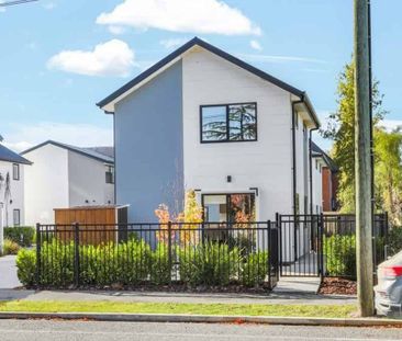 Stylish Stand-alone St Albans - Photo 4