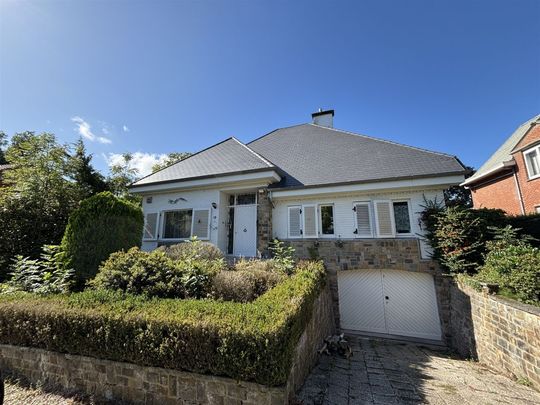 Villa met 5 slaapkamers en ruime tuin gelegen in een rustige buurt - Photo 1