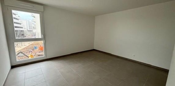 Location Appartement 2 pièces 48m² SETE 34200 - Photo 2