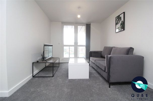 3 bedroom Flat To Rent - Photo 1