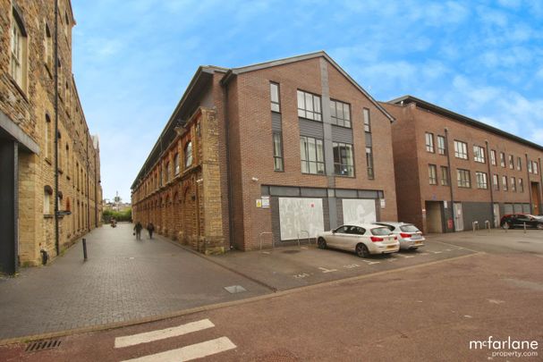 Cardean House Fire Fly Avenue, Swindon, Swindon, SN2 - Photo 1