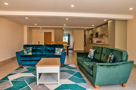 Cheltenham - Photo 2