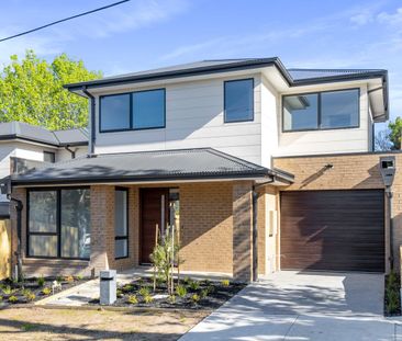 Modern Three Bedroom Townhouse in the Heart of Heathmont! - Photo 1