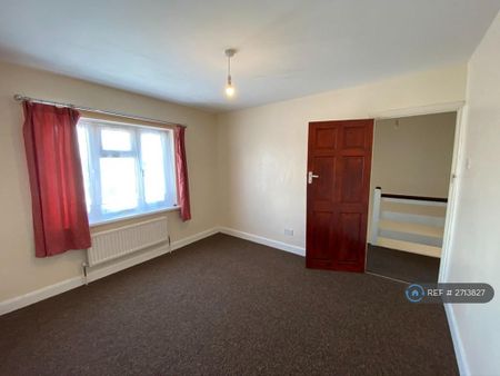 4 bedroom terraced house to rent - Photo 3