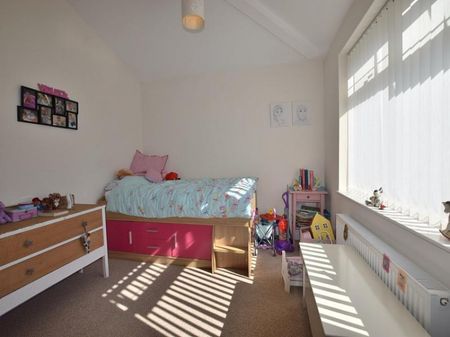 3 Bedroom Semi Detached Available Arranging tenancy - Photo 4