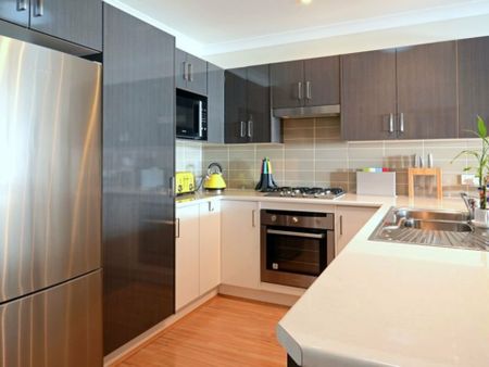 CLASSY MODERN UNIT! - Photo 4