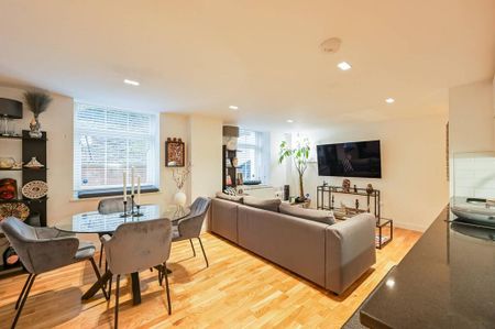 2 bedroom flat to rent - Photo 3