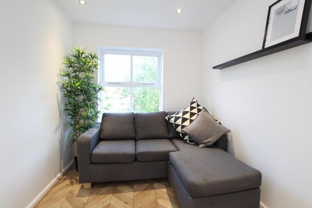 3 bedroom flat to rent - Photo 1