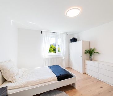 Helles, möbliertes WG Zimmer in einer 3er Frauen WG in zentraler La... - Photo 3