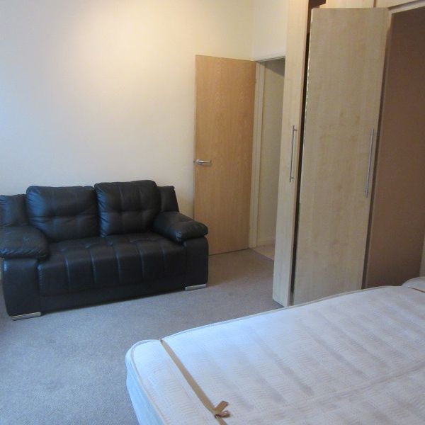 Dillwyn Court, Dillwyn Road, Sketty, Swansea. SA2 9AE - Photo 2