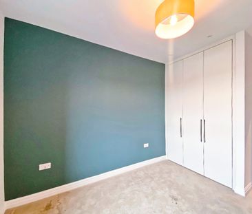 Pembroke Broadway, Camberley, Surrey, GU15 - Photo 5