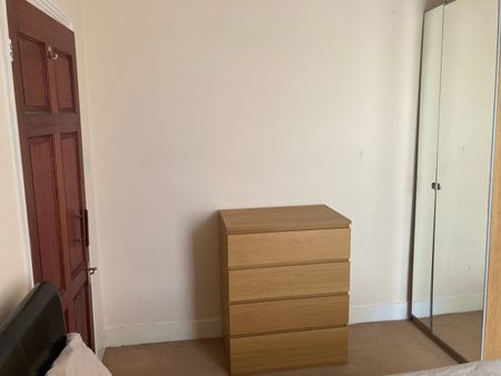 Room in a Shared Flat, Catford, SE6 - Photo 4