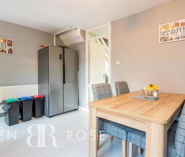 3 bedroom semi-detached house to rent - Photo 6