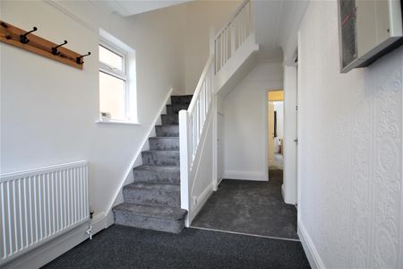 Ash Road, Headingley, LS6 3HD, Leeds - Photo 2