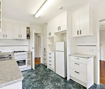 2-bedroom shared house, Warrigal Road - Photo 4
