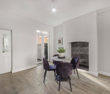 3 Bed End Terrace, Kennedy Road, M5 - Photo 4