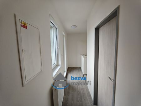 Pronájem bytu 1+kk a garsoniéry 49 m², Jana Palacha, Pardubice - Фото 3