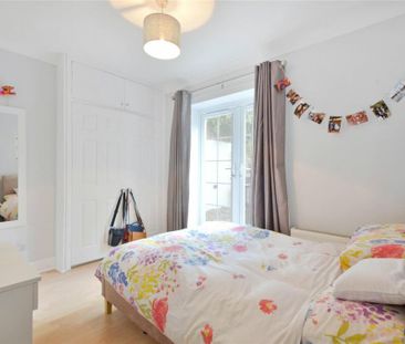 3 bedroom flat to rent - Photo 4