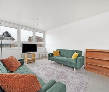 2 bedroom flat to rent - Photo 2