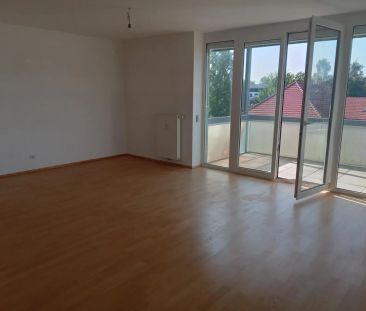 Sonnige, großzügige 3-Zimmer-Wohnung mit überdachtem Balkon und möb... - Photo 6