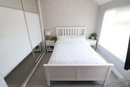 27 Worcester Road - Photo 4