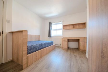 2 bedroom terraced house to rent - Photo 4