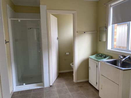 One bedroom Unit - Photo 5