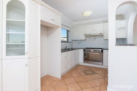 Break Lease Opportunity! Top Floor! - Photo 2