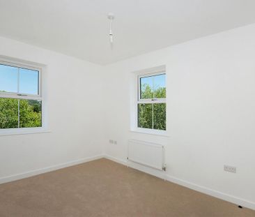 2 bedroom end of terrace house to rent - Photo 5
