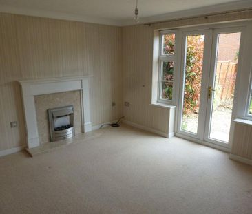 3 bedroom end of terrace house to rent - Photo 2