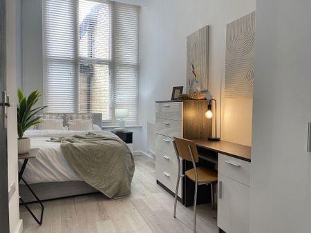 1 bedroom in a house share to rent - Photo 2